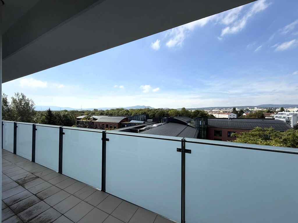 Terrasse 2 von 2