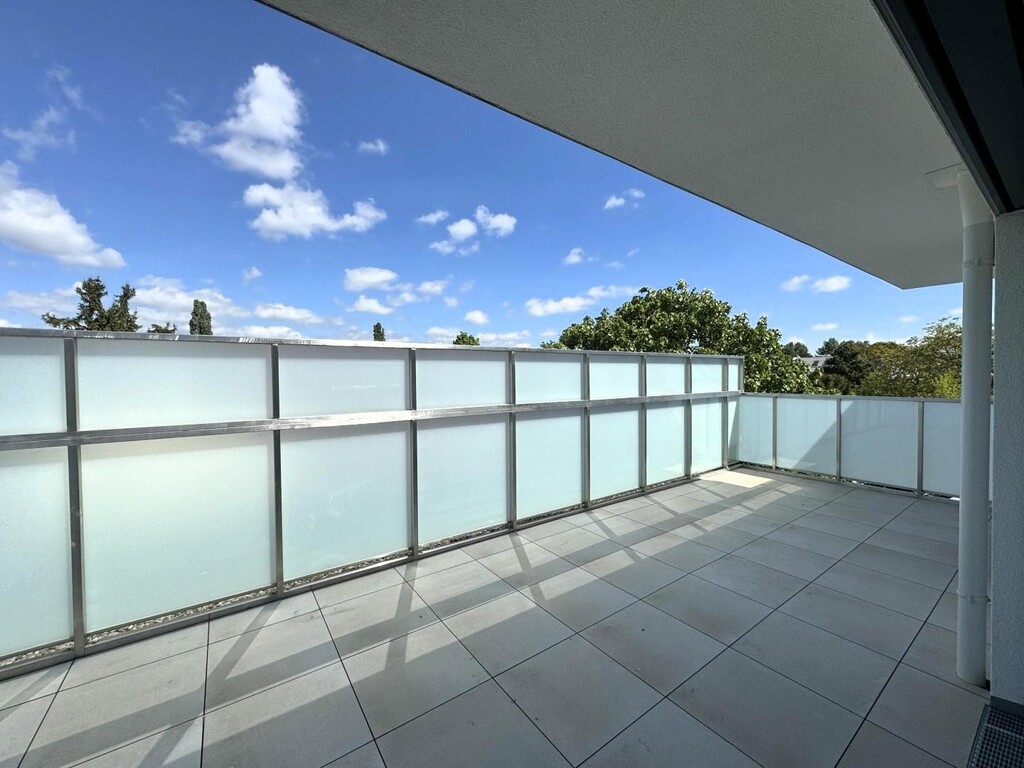Terrasse 1 von 2