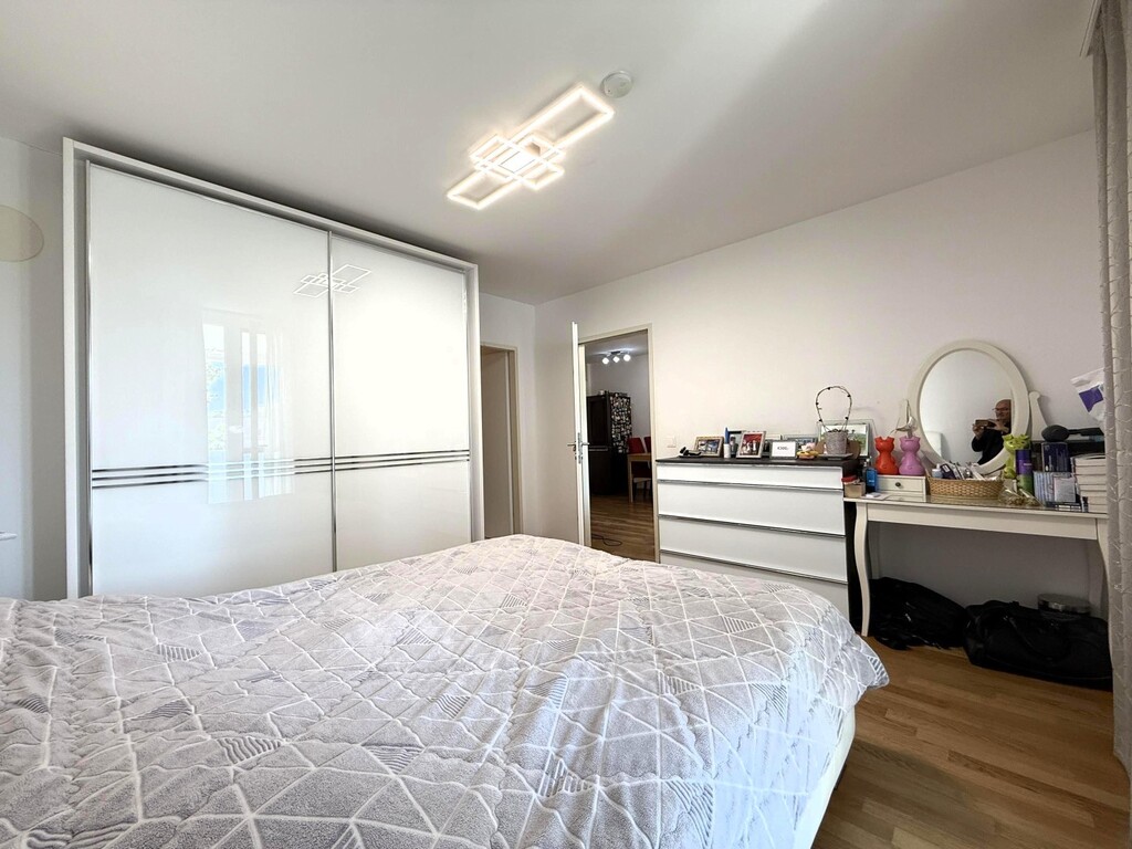 Elternschlafzimmer (1 von 3)  mit Bad en Suite