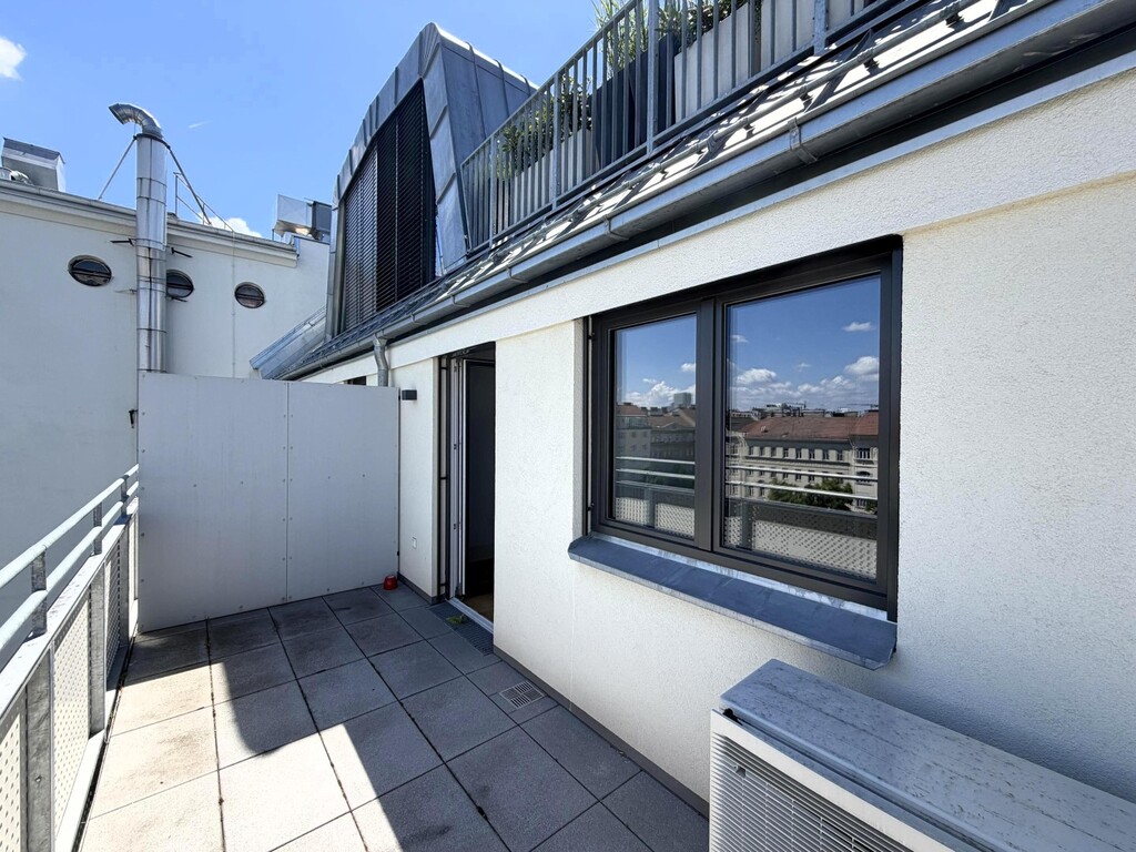 Terrasse 1 von 2