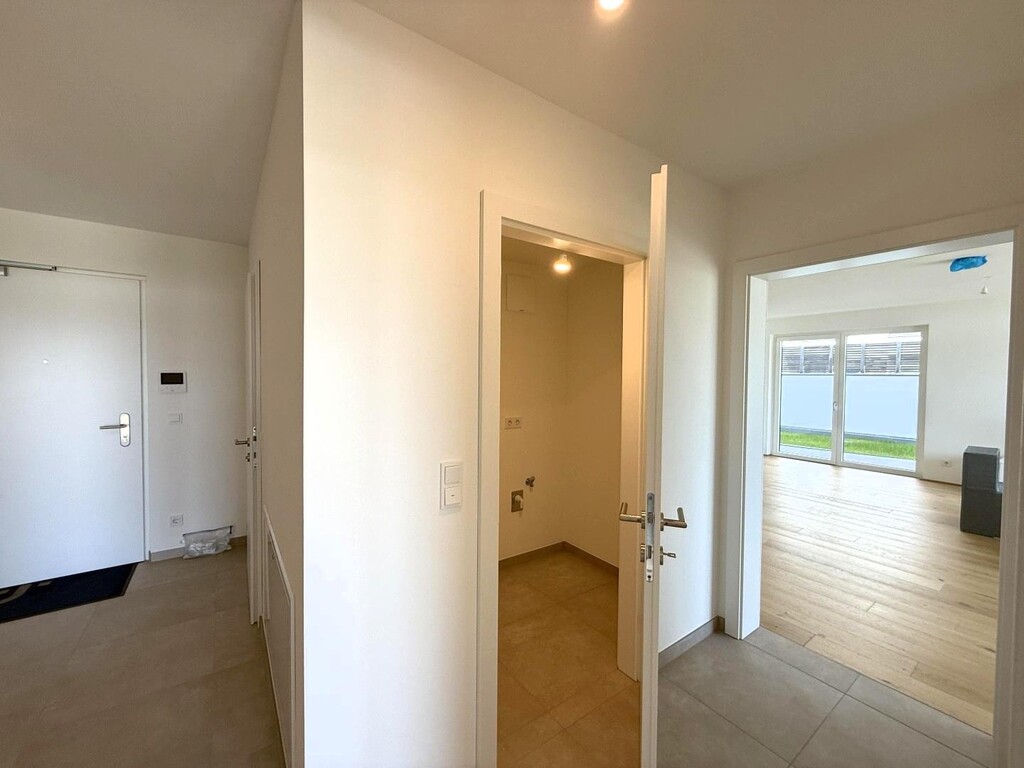 Wohnungseingang/Flur/Waschküche