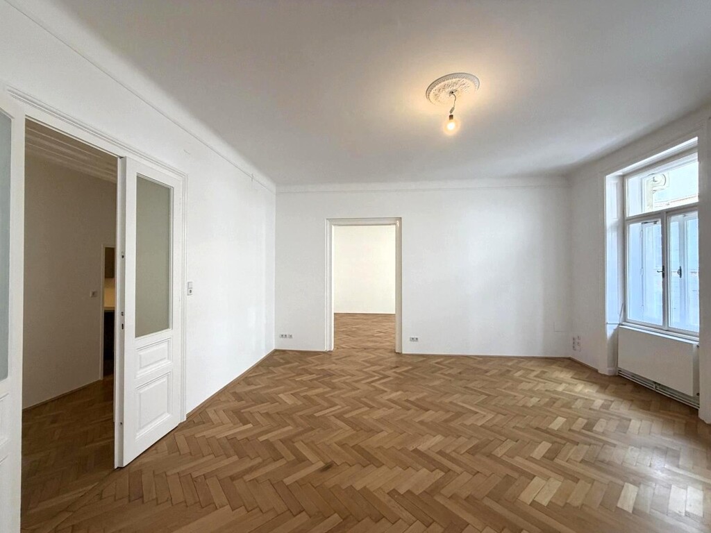 Strassenseitiges Büro 2 von 7