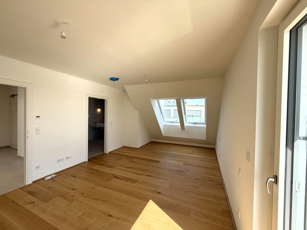 Schlafzimmer 1 von 2 (mit eigenem Bad)