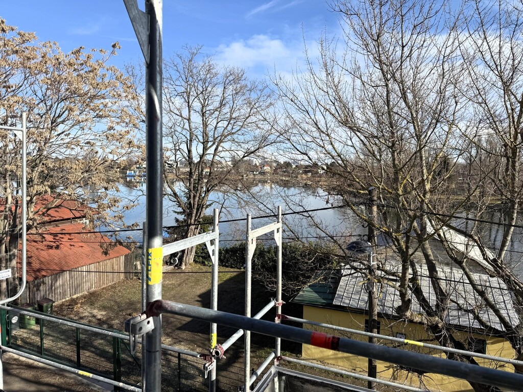 Ausblick über das Kaiserwasser/Wohnaus in Bau