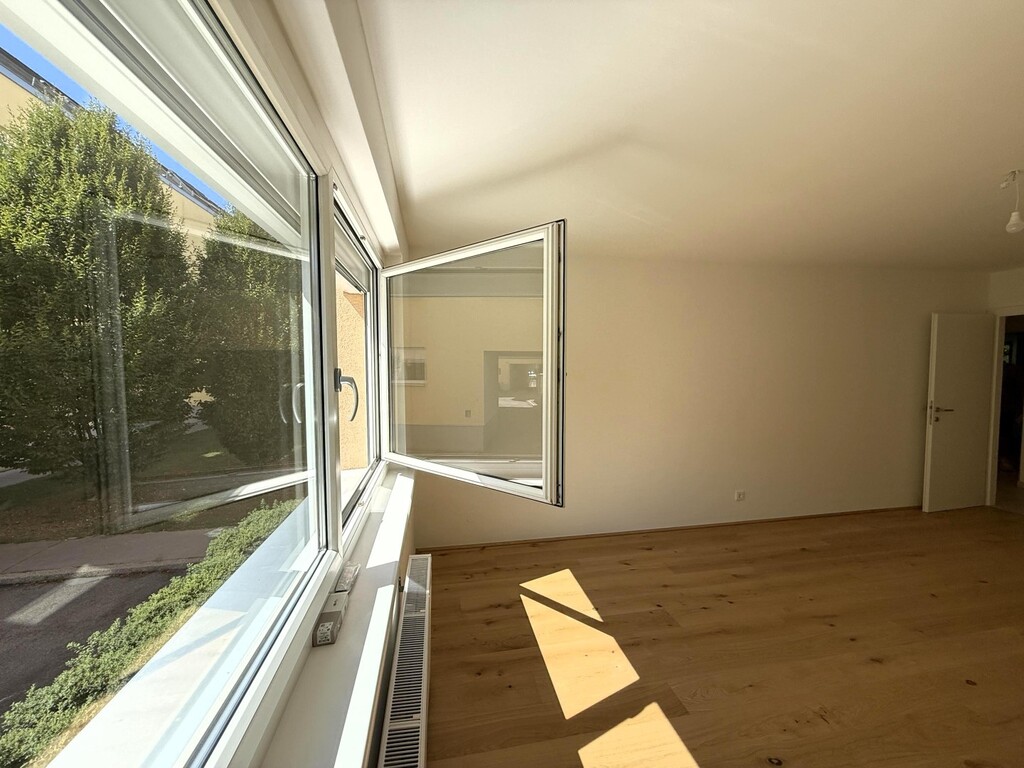 Schlafzimmer 2 von 2/Blick in den Innenhof