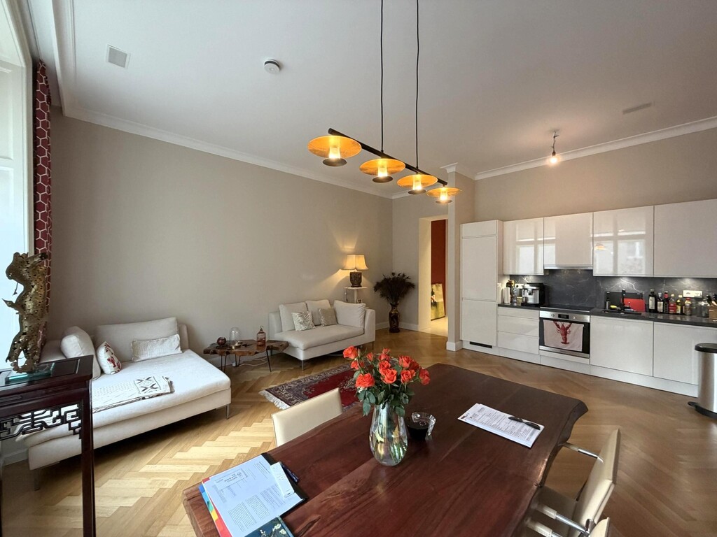 Wohn-/Esszimmer/Living