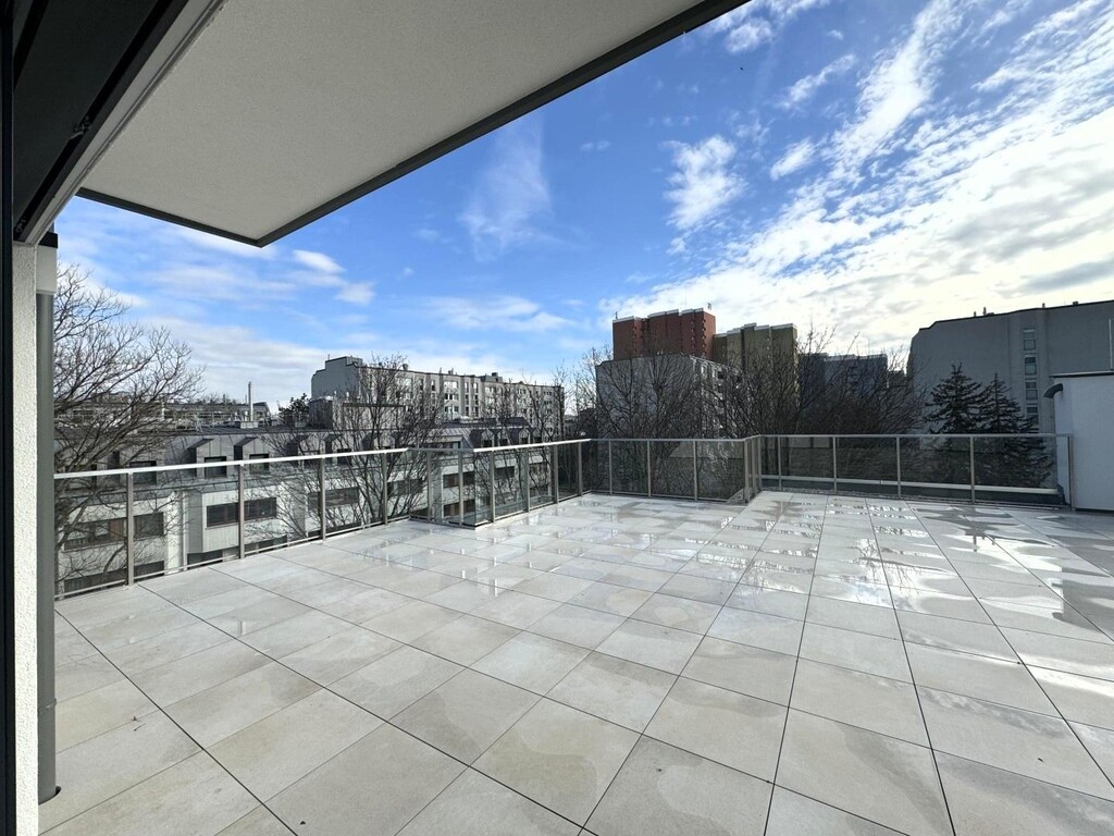 Terrasse 1 von 2