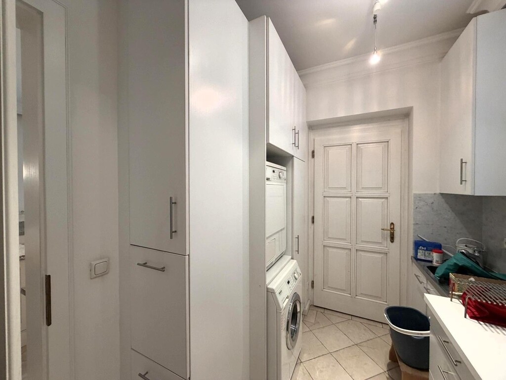 Hauseingang von der Einfahrt/Waschküche