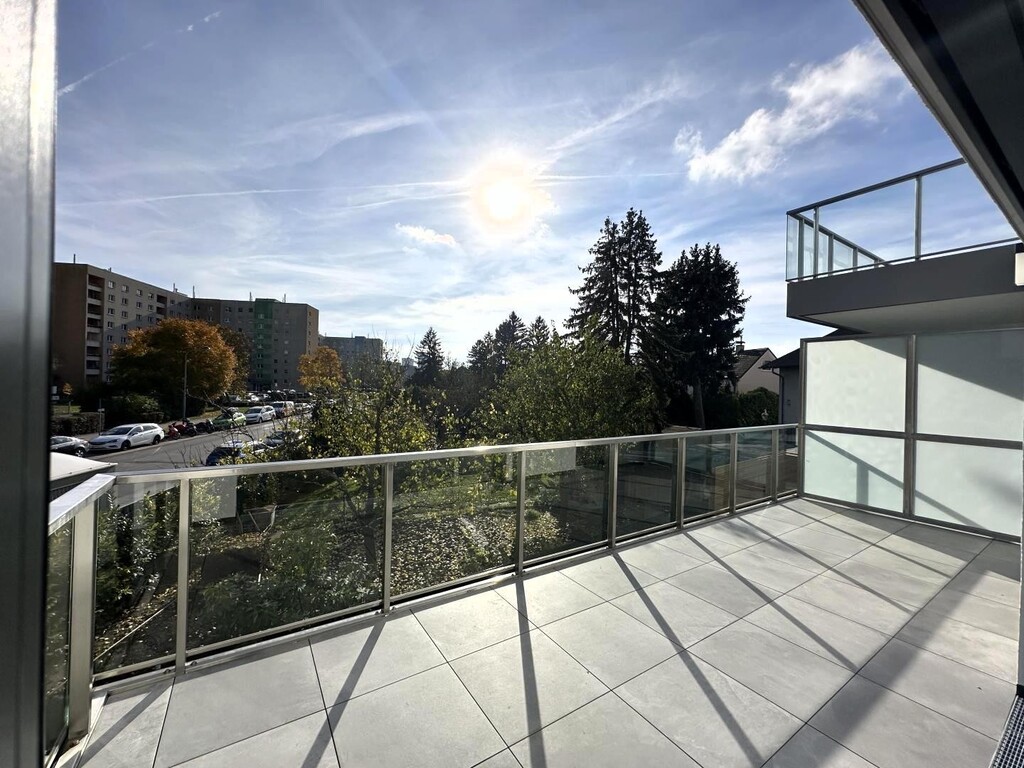 Terrasse 2 von 2