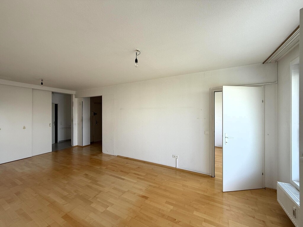 Wohn-/Esszimmer mit angeschlossener Terrasse