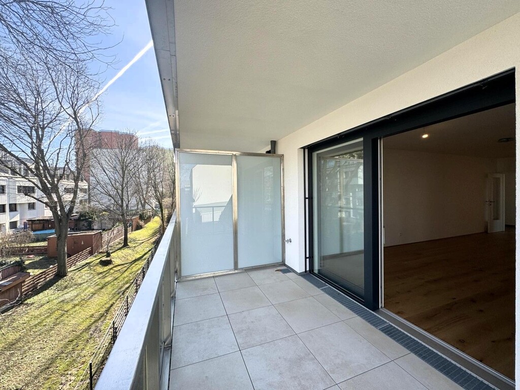 Terrasse 1 von 2
