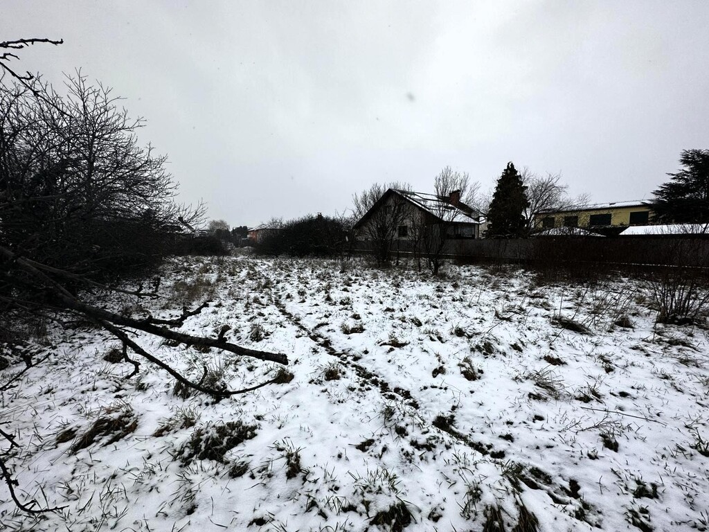 Grundstück für ein Eigenheim/Strassenansicht