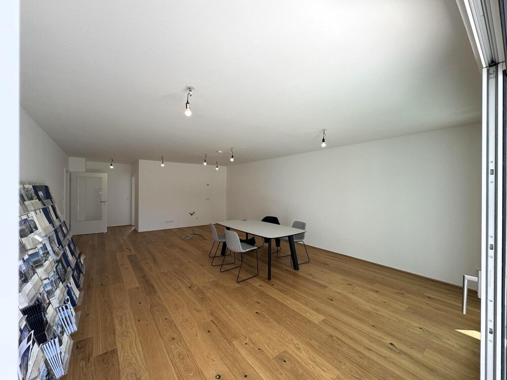 Wohnzimmer/Wohn-/Essküche