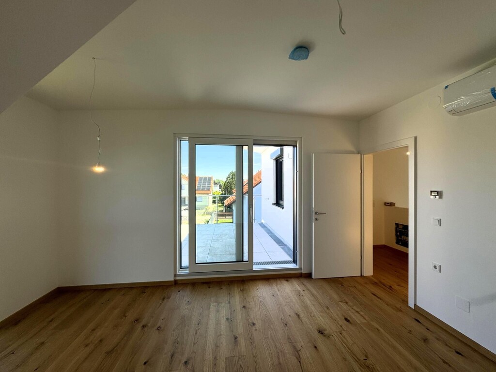 DG/Schlafzimmer 4 von 4 - klimatisiert