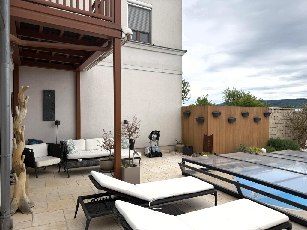 GG/Eigengarten mit Outdoor-Pool und Sommerküche