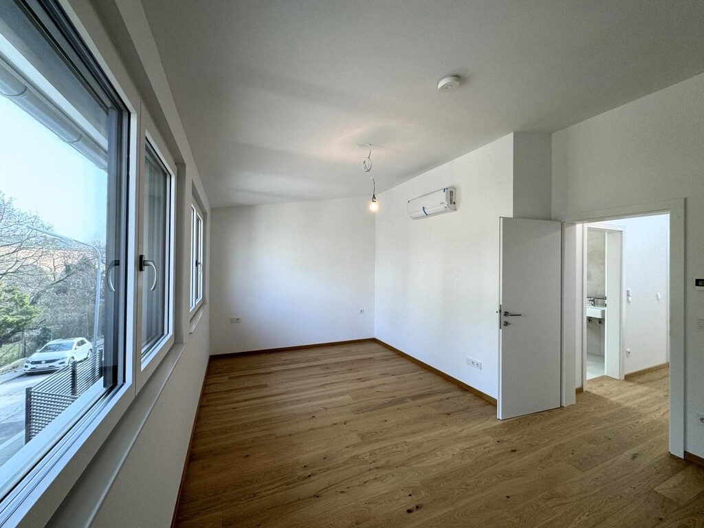 OG/Schlafzimmer 1 von 3, klimatisiert