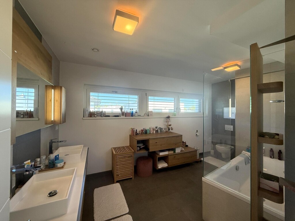 OG 1/Badezimmer 1 von 2