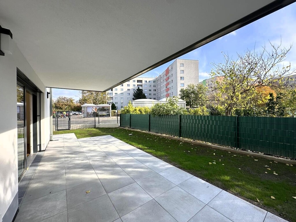 63 m² Terrasse + 123 m² Eigengarten