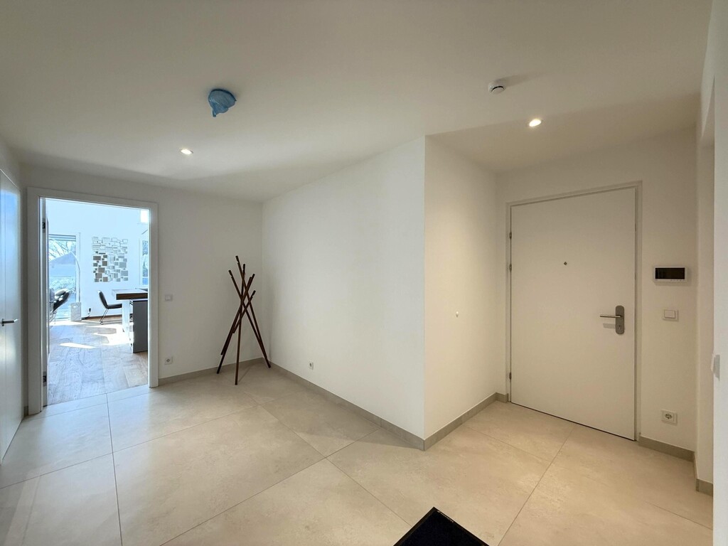 Vorzimmer 1 von 2 mit Gästetoilette