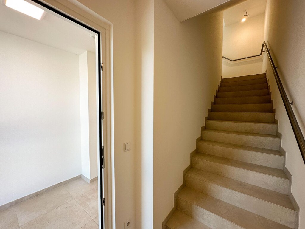 Wohnungseingang-Stiegenhaus