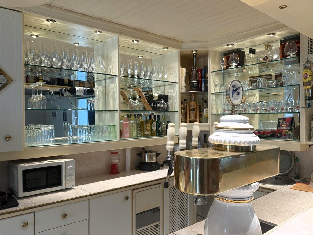 EG/Bar