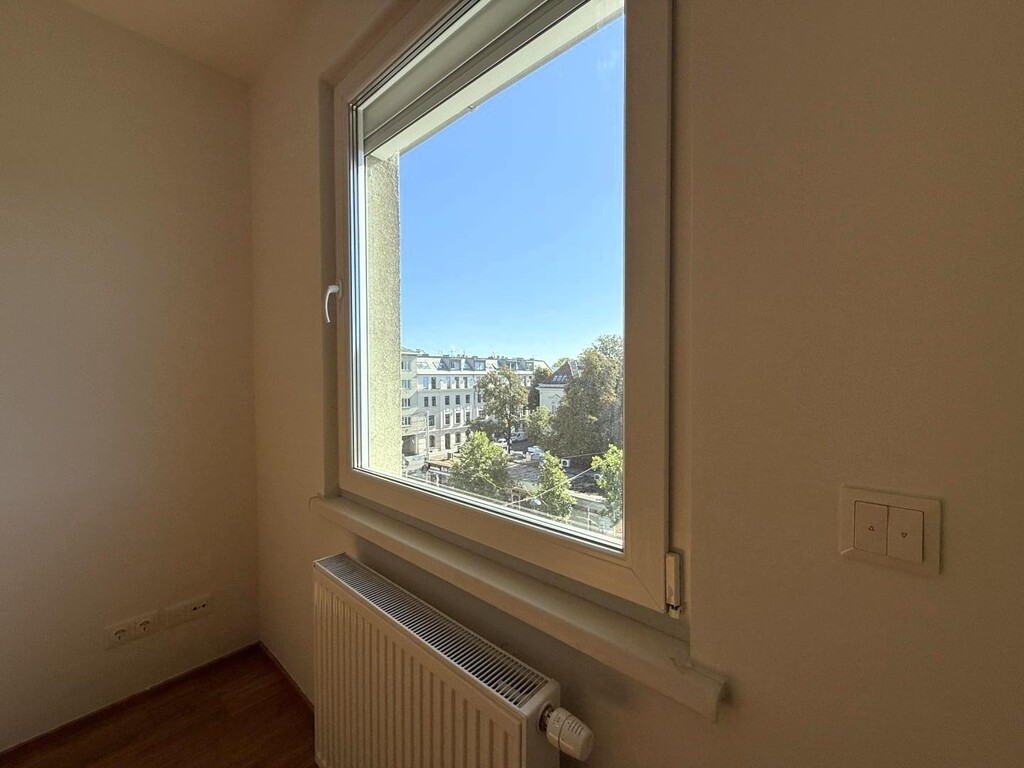 Blick vom schlafzimmer 1/2 mit Einbauschrank