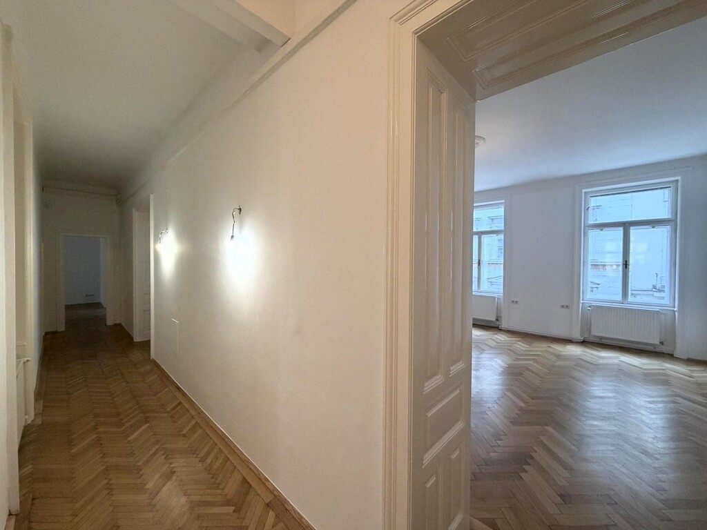 Flur/Strassenseitiges Büro 1 von 7