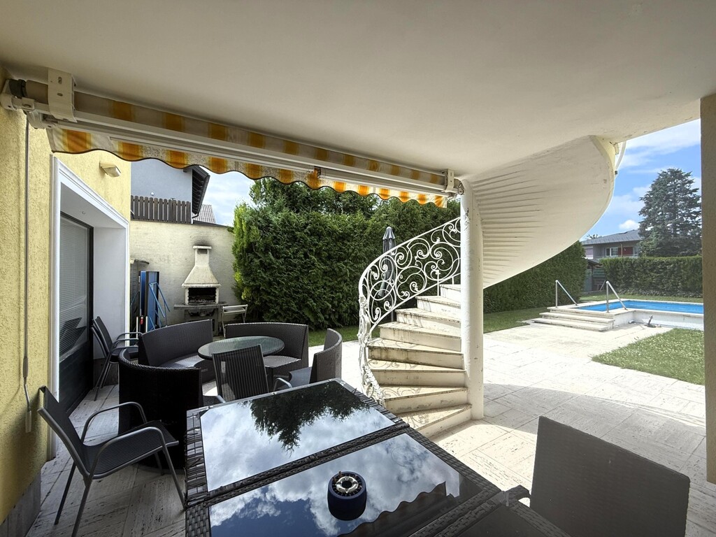 EG Terrasse, Zugang zum Pool