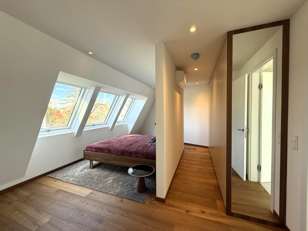 Schlafzmmer 2 von 3 mit Einbauschr. + en Suite Bad