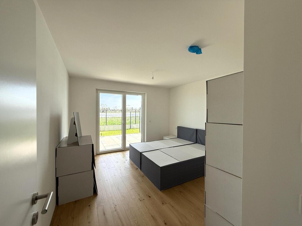 Schlafzimmer 1 von 2