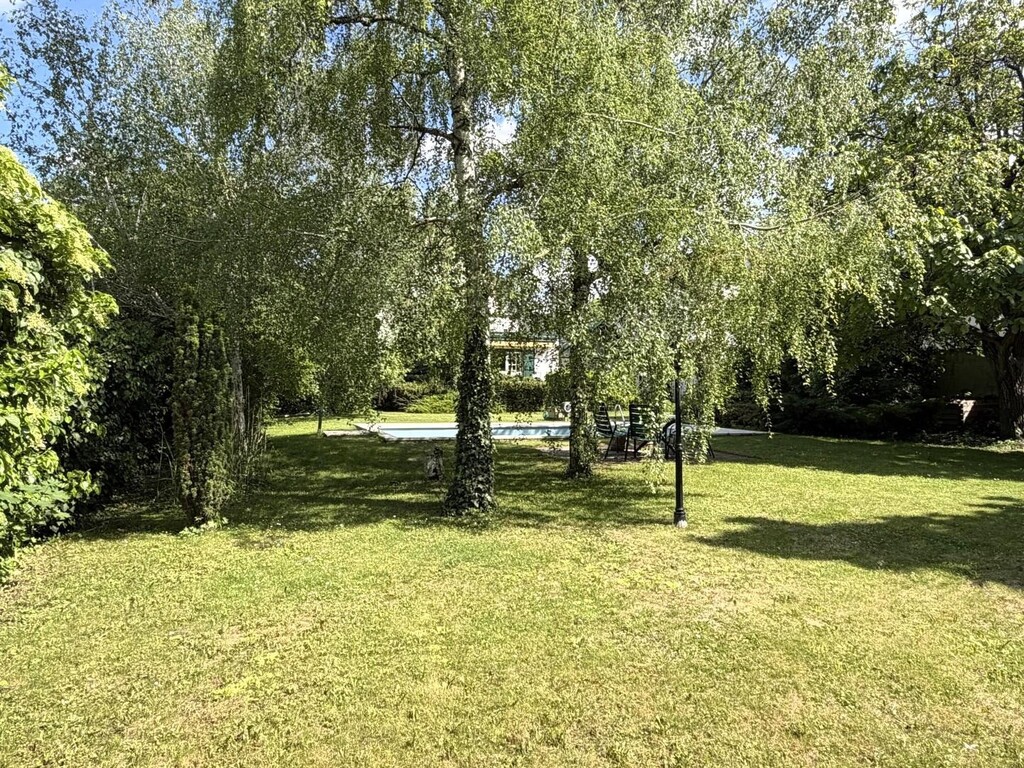 Aussenbereich/Eigengarten mit Outdoor-Pool