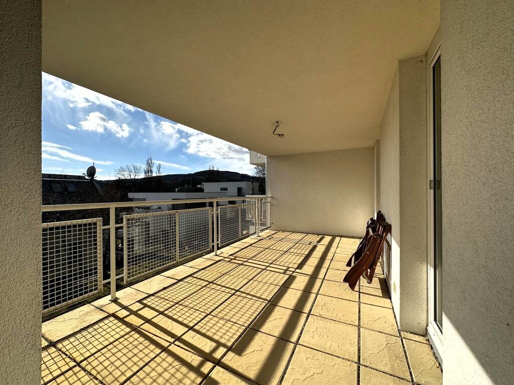 südseitige Terrasse, überdacht