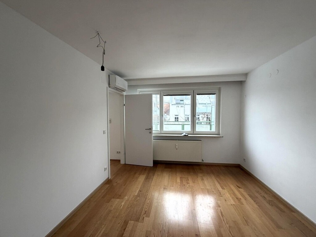 Sschlafzimmer 4 von 4 mit Bad en Suite - klimat.