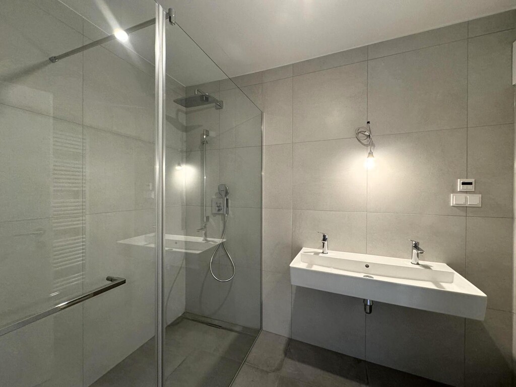 Bad en suite 2 von 2
