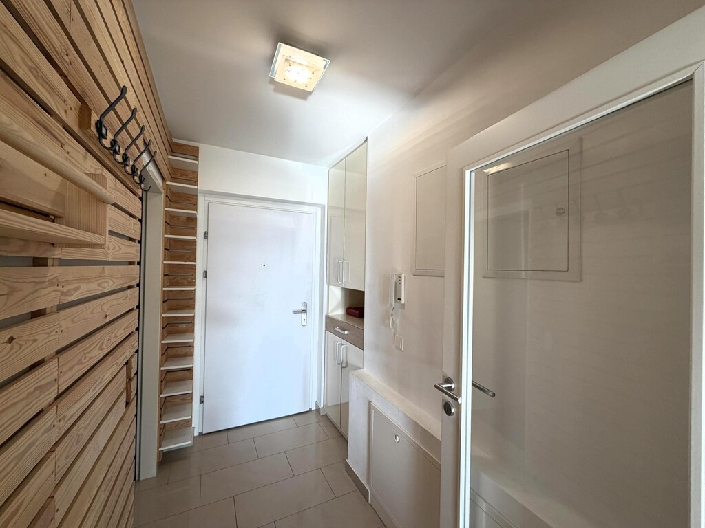 Eingangsbereich/Garderobe/Bad 1 von 2