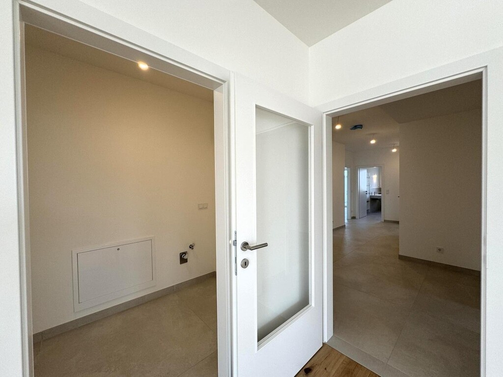 Waschküche/Blick ins Wohnungseingang