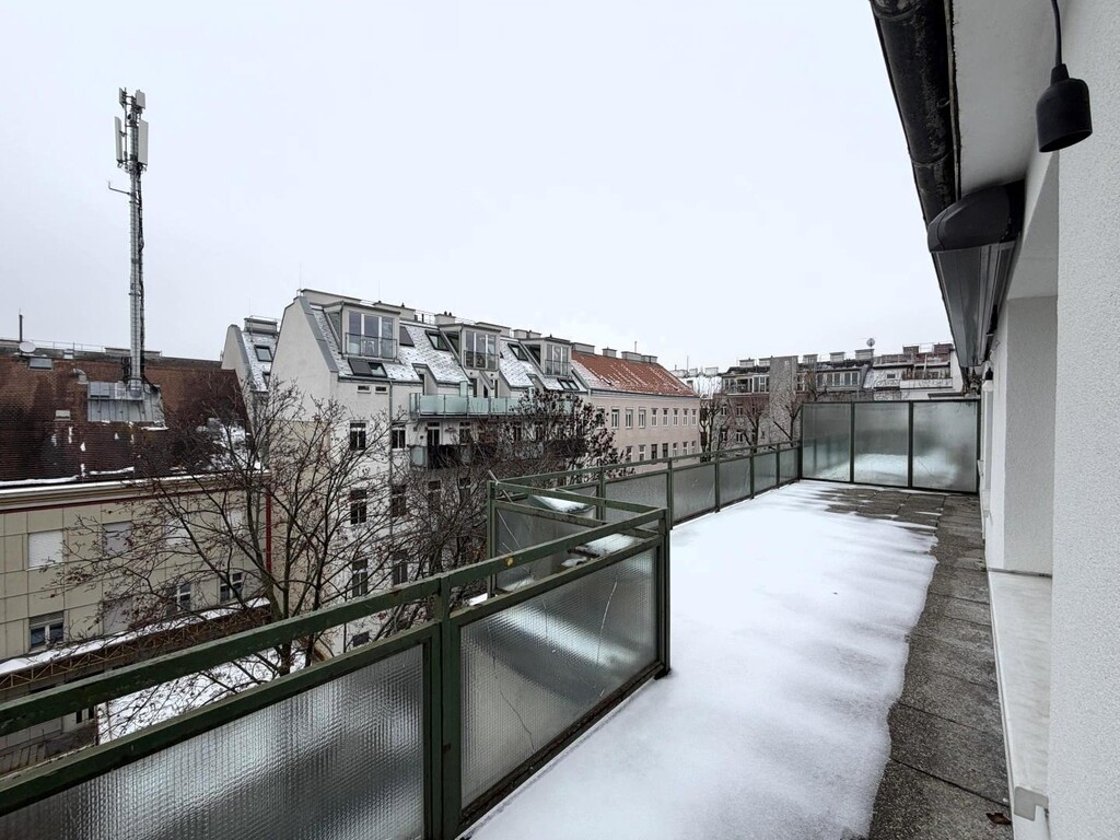 Terrasse 1 von 2