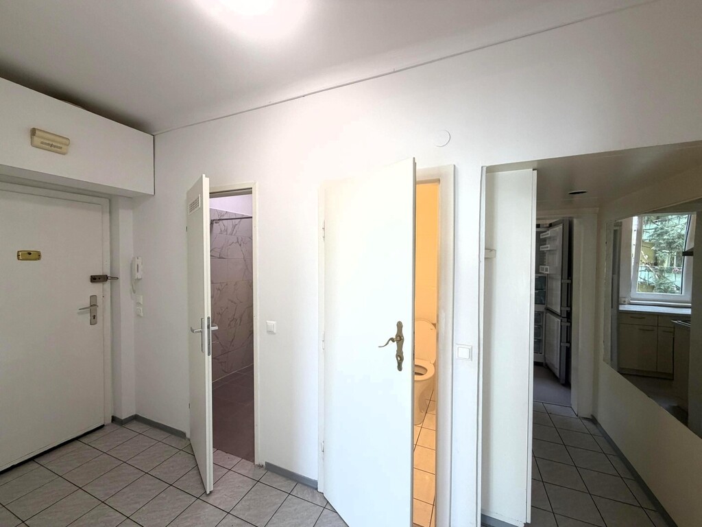 Eingangsflur/Bad/Toilette/Flur zur Küche