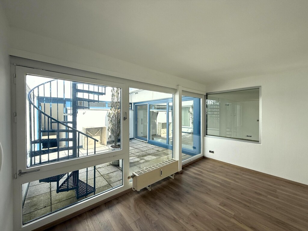 Schlafzimmer 1/3