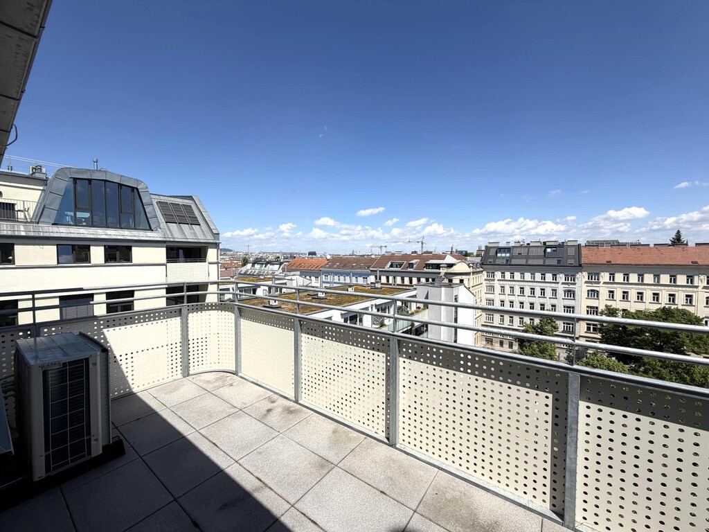 Terrasse 1 von 2