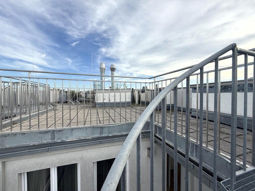 Stiegenaufgang/Dachterrasse 2/2