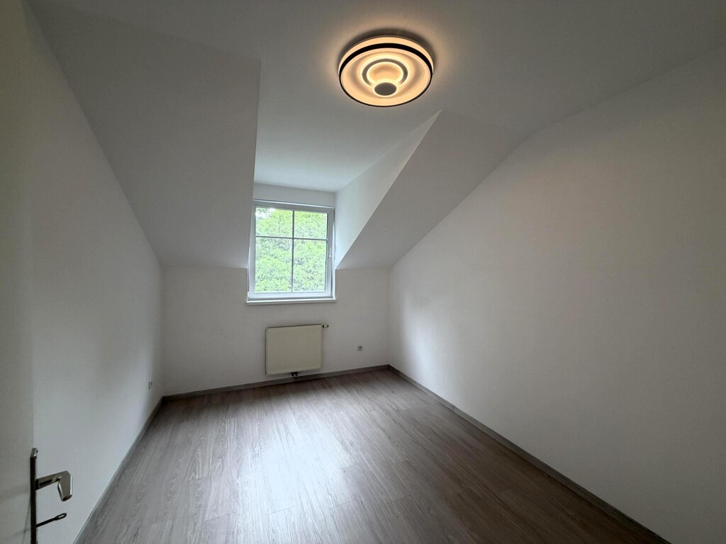 Schlafzimmer 1 von 2