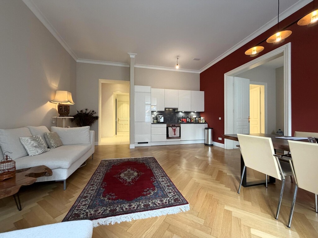 Wohn-/Esszimmer/Living