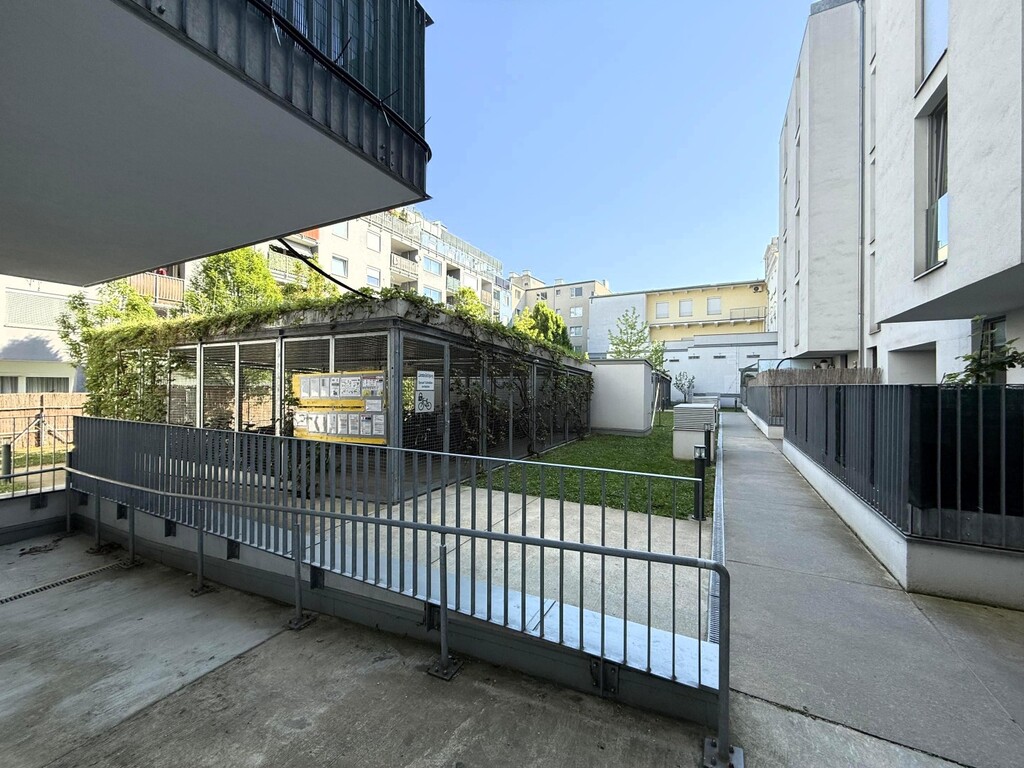 Innenhof/Fahrradabstellkäfig (1 von 2)