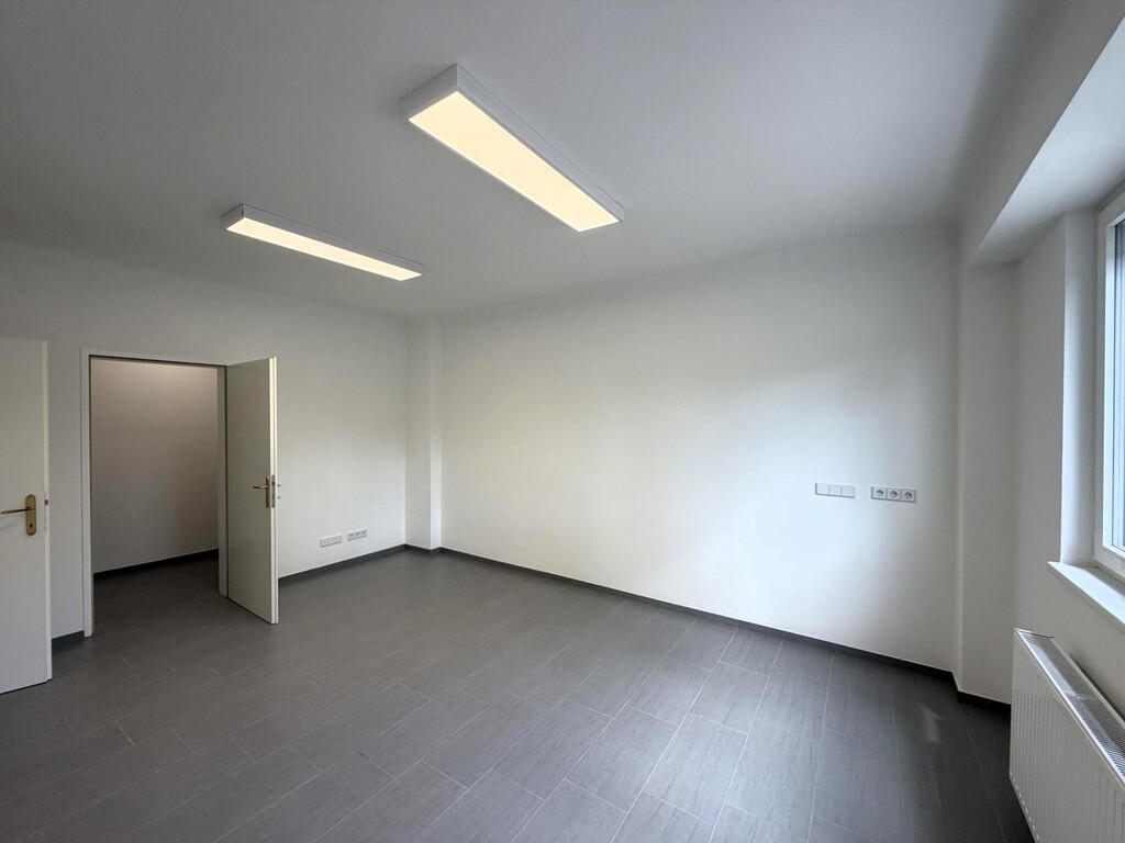 Büro/Praxis - Hauptraum