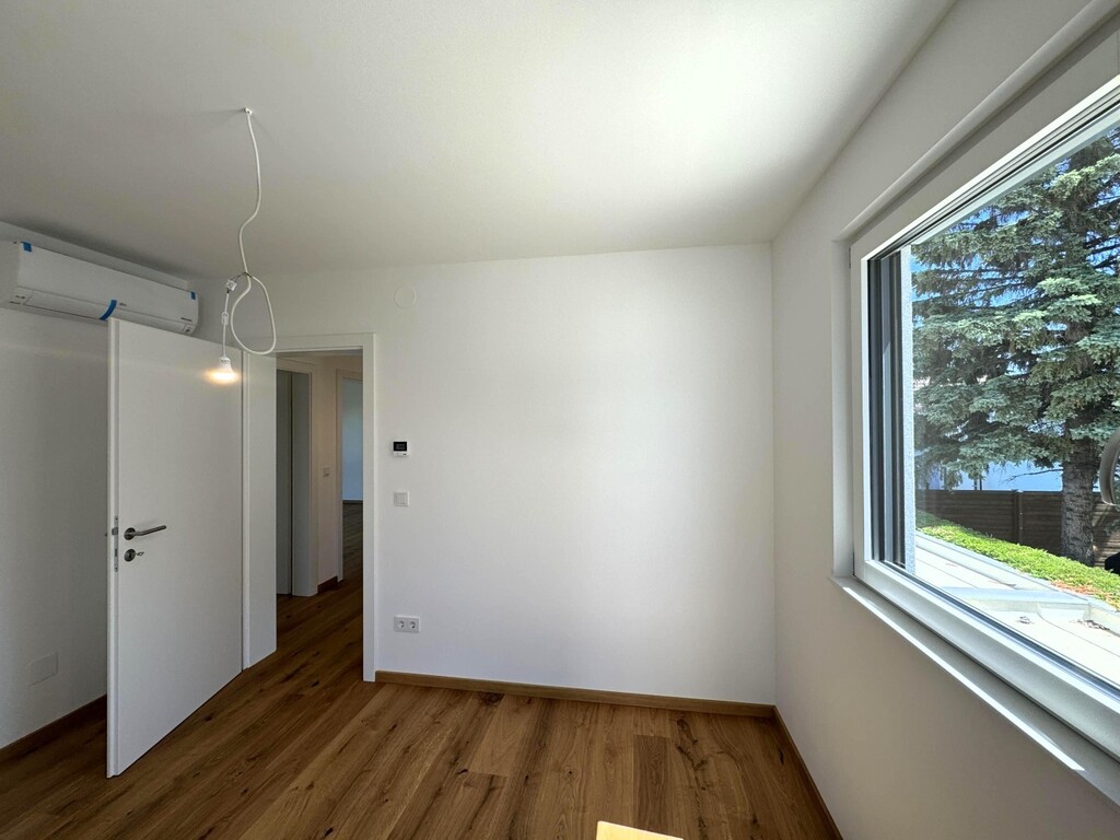 OG/Schlafzimmer 1 von 4 - klimat.