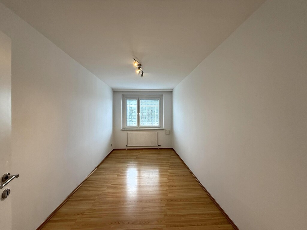 Kinderzimmer, Schlafzimmer 1 von 2