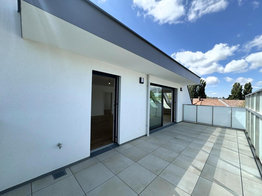 Terrasse 1 von 2