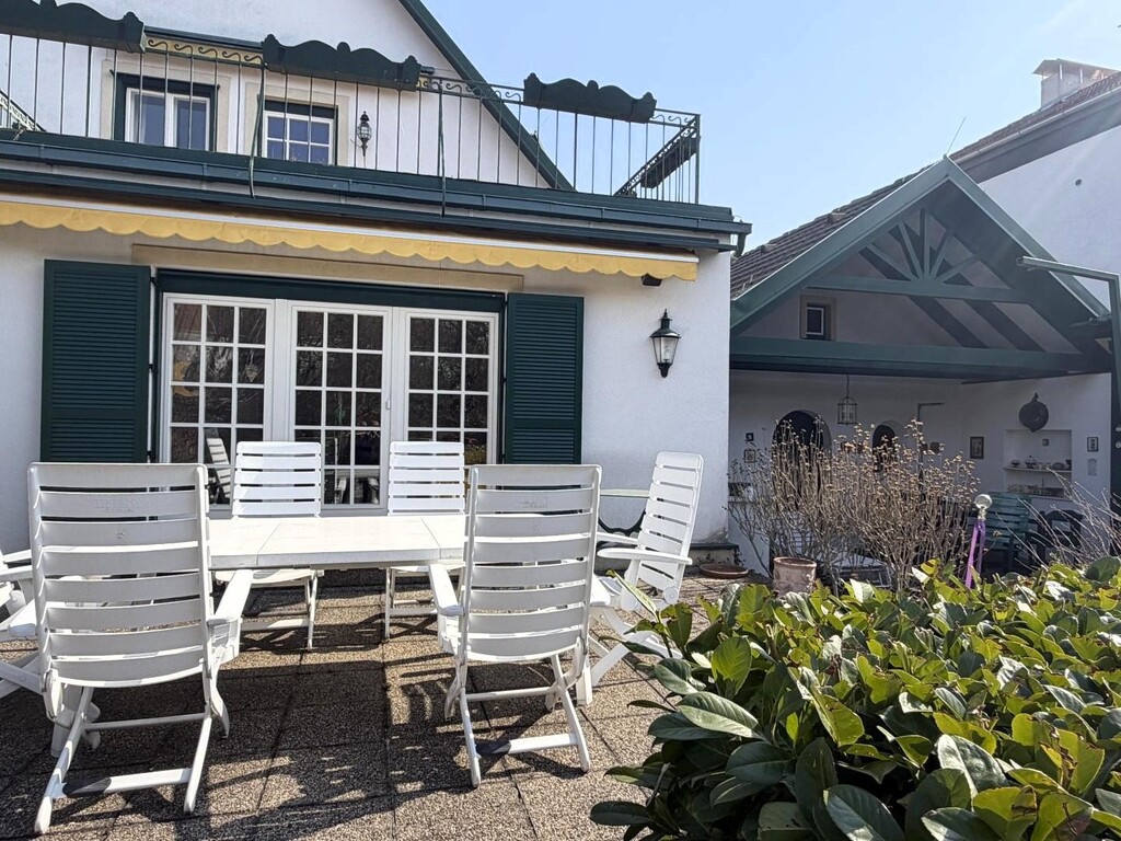 Gartenansicht/Garage/Grillplatz