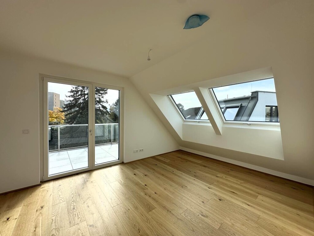 Schlafzimmer 1 von 2